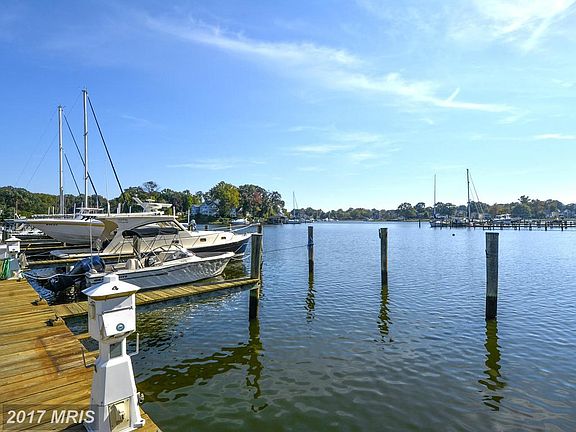 South River Landing / 35-Foot Boat Slip Conveys!