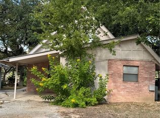 882 Buerger Ln, Seguin, TX 78155