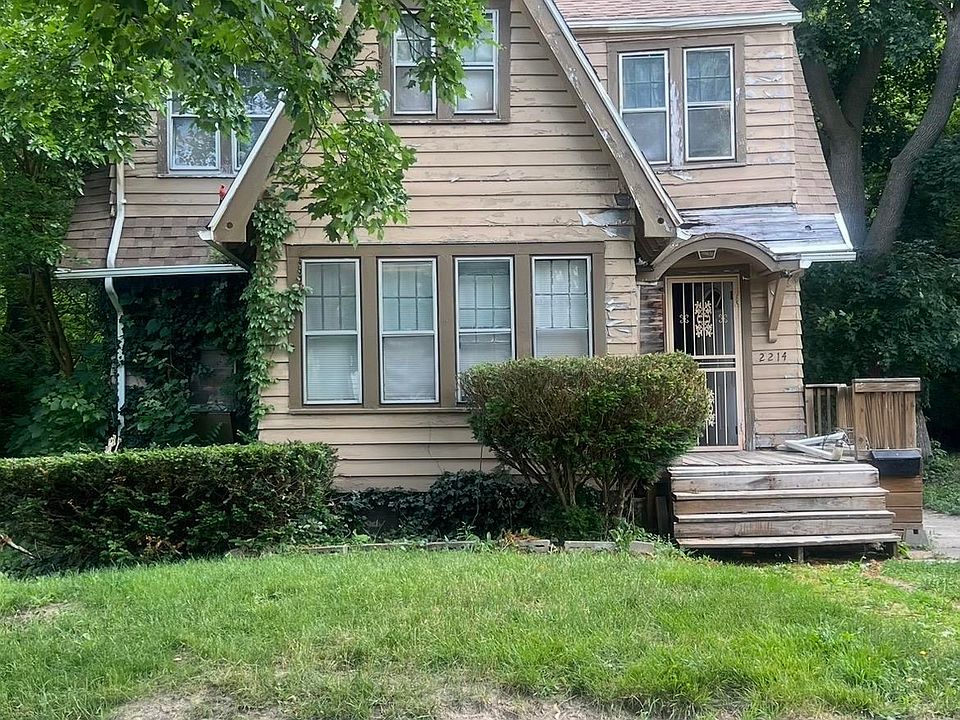 1st image of 2214 Iroquois Ave
