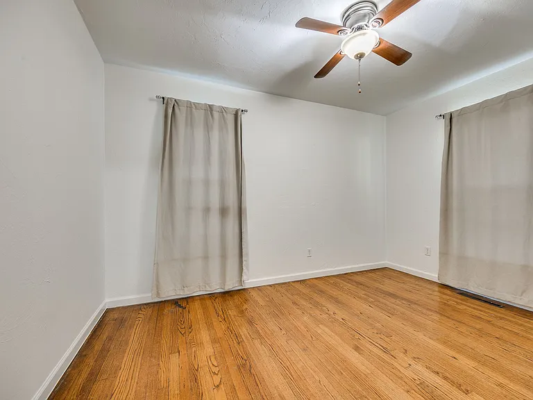 Bedroom (front)