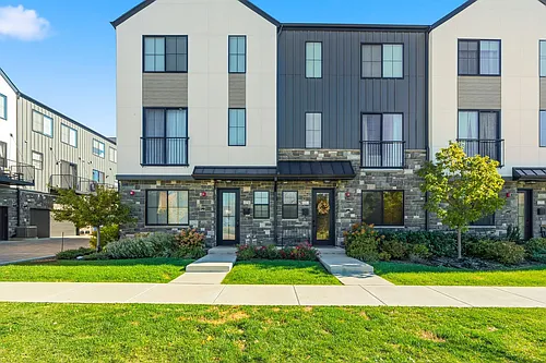 Bloom Street Townhomes Photo 1