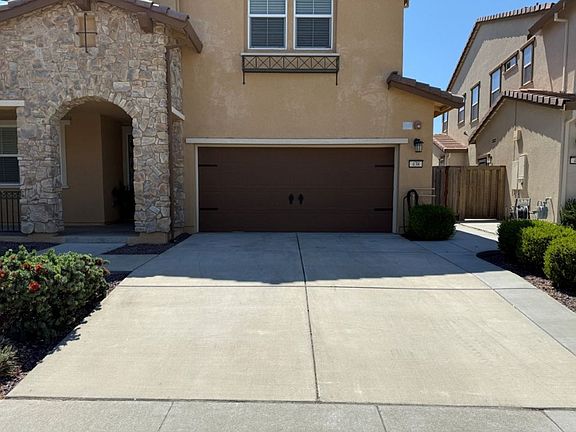 4th image of 438 Crimson Cir