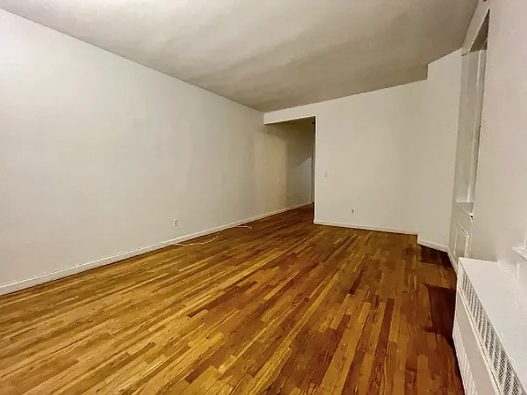 202 W 82nd St #2A — Photo 3
