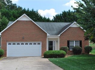 905 Wellesley Place Dr, Lewisville, NC 27023