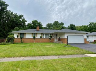 88 Fox Hall Dr, Rochester, NY 14609