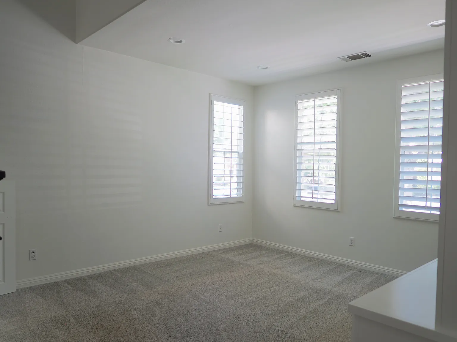 3 bed, 2.5 bath, 1944 sqft, $4,395 — Photo 4