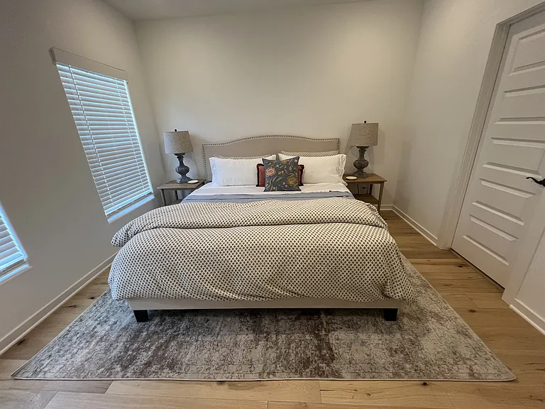 1326 Van Buren Ave — Photo 8