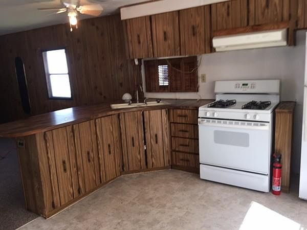 2nd image of 7 Klondike Ave