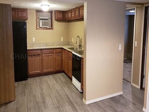 1st image of 624 W 15th St