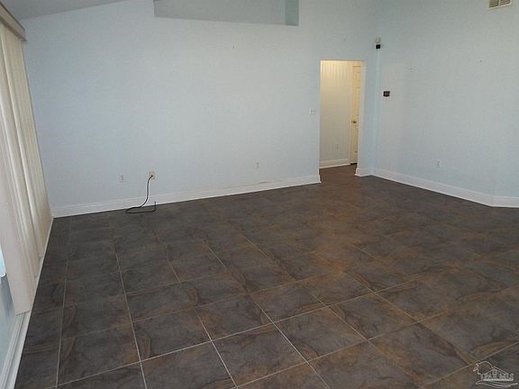 5th image of 2483 Heritage Cir