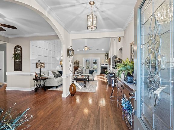 2nd image of 112 Par Away Ct.