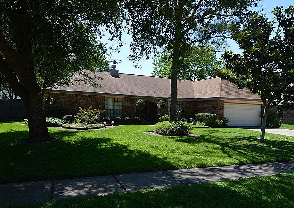 1st image of 411 Desert Willow Dr