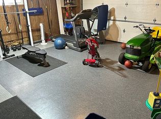 110 Shore Dr, Mukwonago, WI 53149