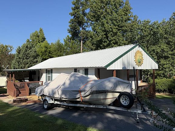 3rd image of 194 Whispering Pines Blvd