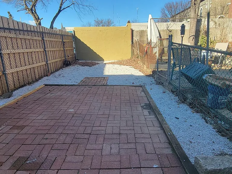 148 Gay St — Photo 14