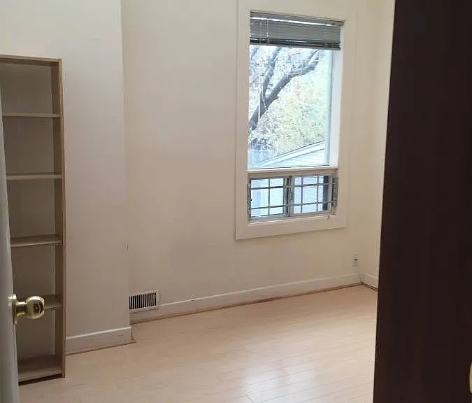 210 McCaul St #2 — Photo 11