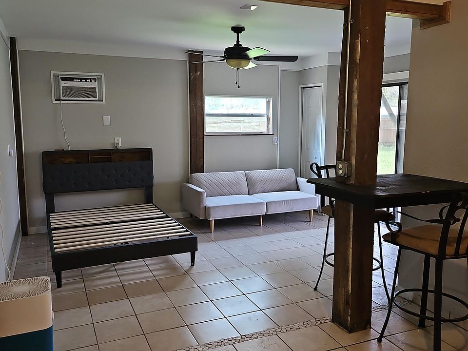1st image of 11117 Casa Loma Dr #1