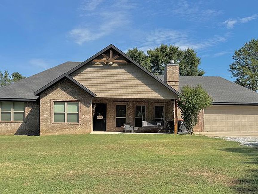 2110 Lacy Dr - Property Image