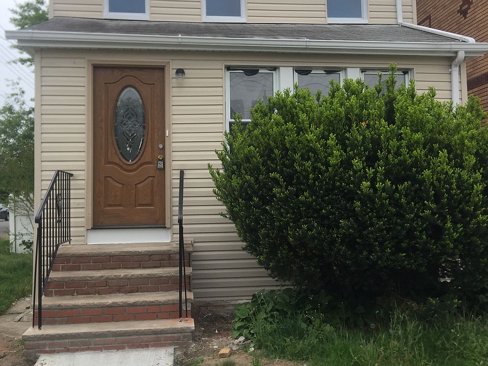 1st image of 120 196th St
