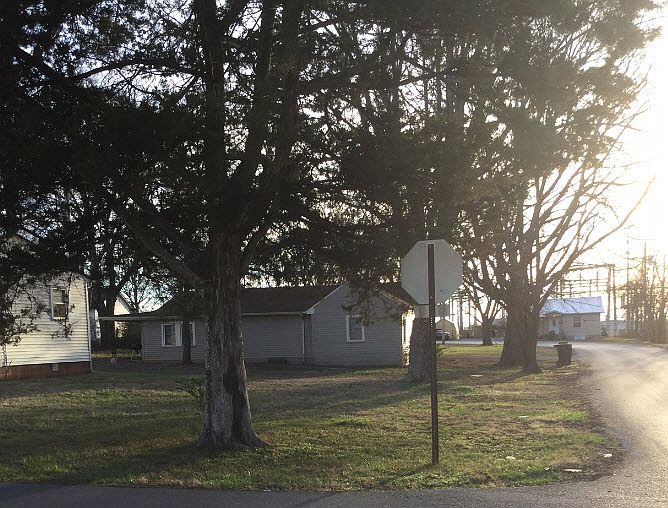 2nd image of 402 Battle Ave
