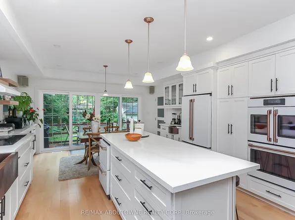 12 49th St N, Wasaga Beach, ON L9Z 1Y1