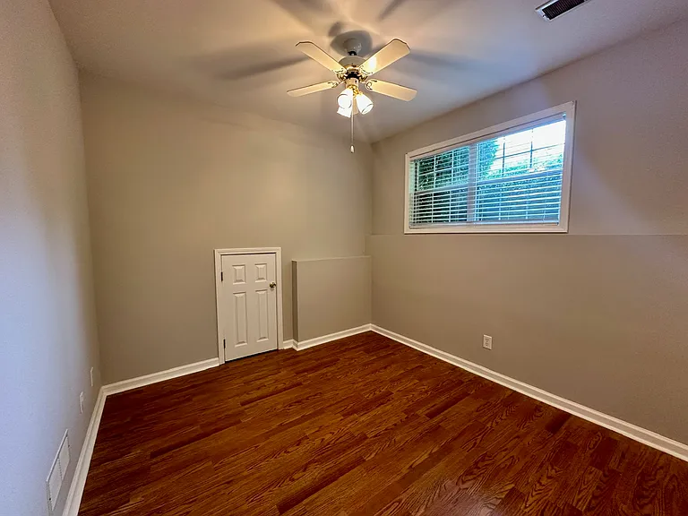 5885 Sarah Orr Ln — Photo 33