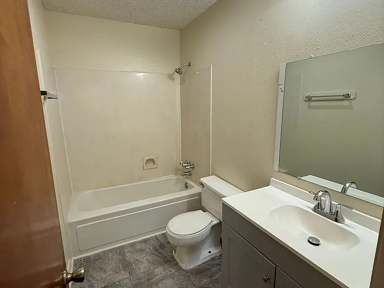 8216B Governor Dr — Photo 3