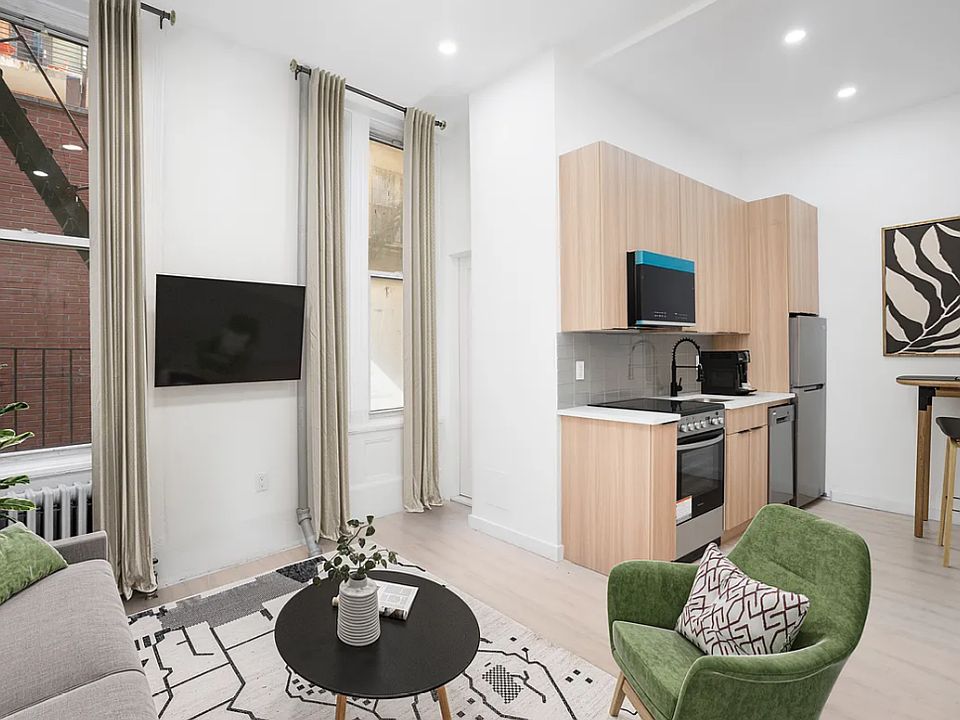 1st image of 119 Elizabeth St #3