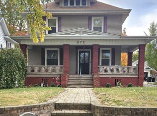 372 W Chestnut St, Canton, IL 61520