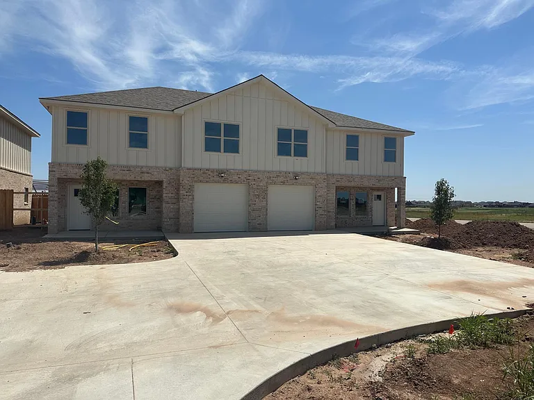 9177 Redbud Rd #100-400 — Photo 1
