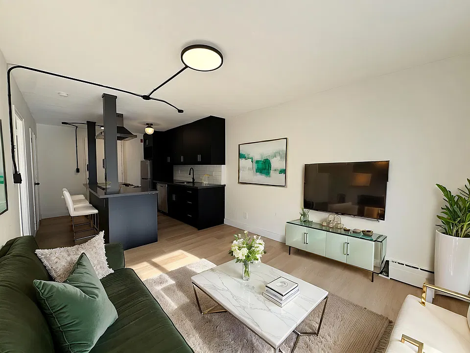420 Eglinton Ave E #508