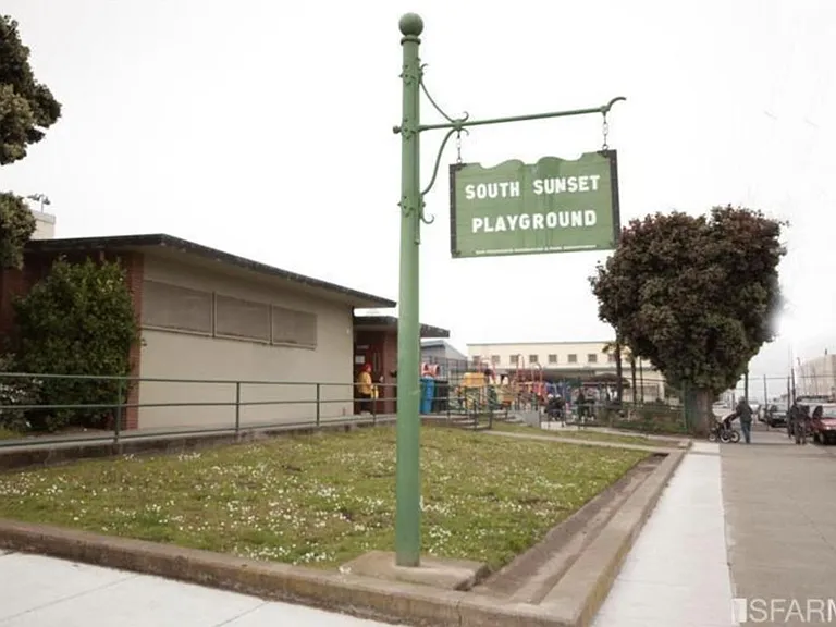 39th Ave — Photo 19