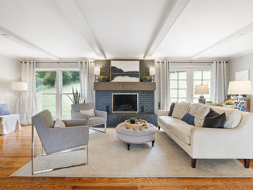 1st image of 835 Brentview Dr