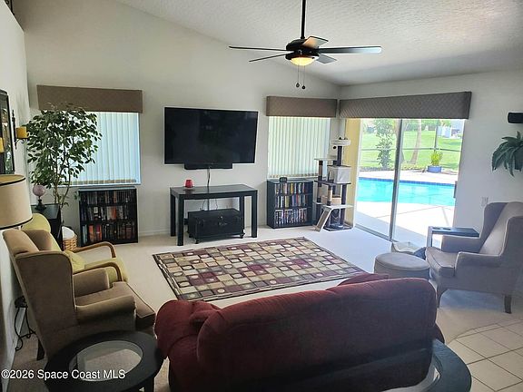 3rd image of 1004 Heatherwood Way