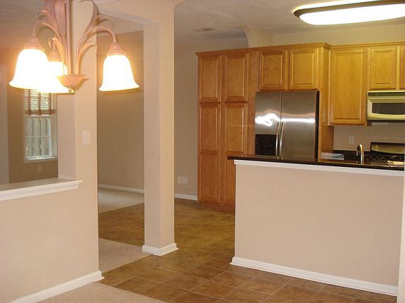 2nd image of 114 Bluff Ter
