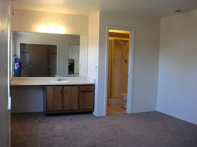 11009 Briarwood Ter NE — Photo 12