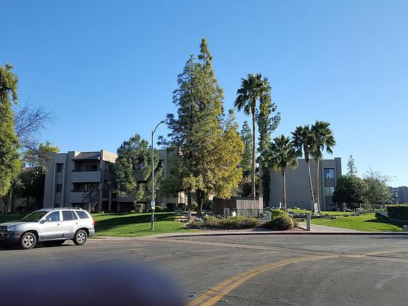 Lush grounds, quiet location.