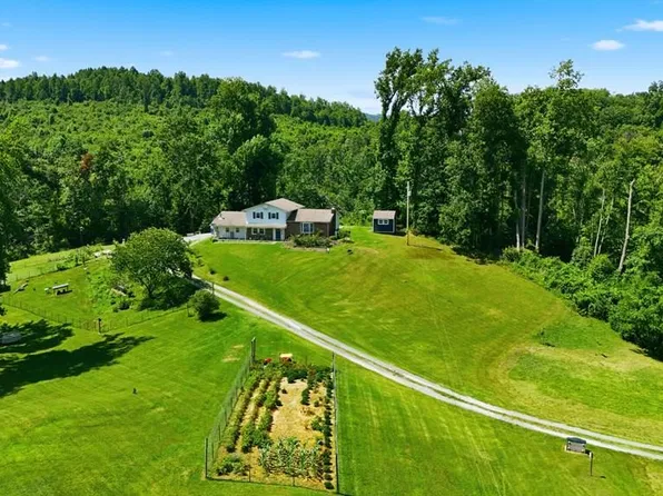 3216 Dry Creek Rd, Duffield, VA 24244
