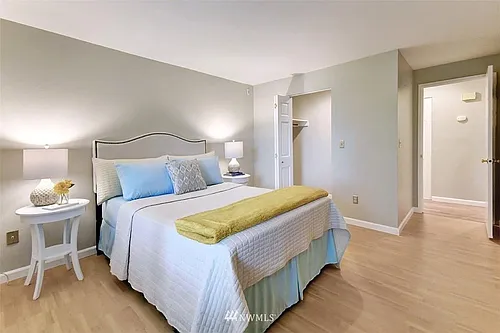 9398 Redmond Woodinville Rd NE Photo 1