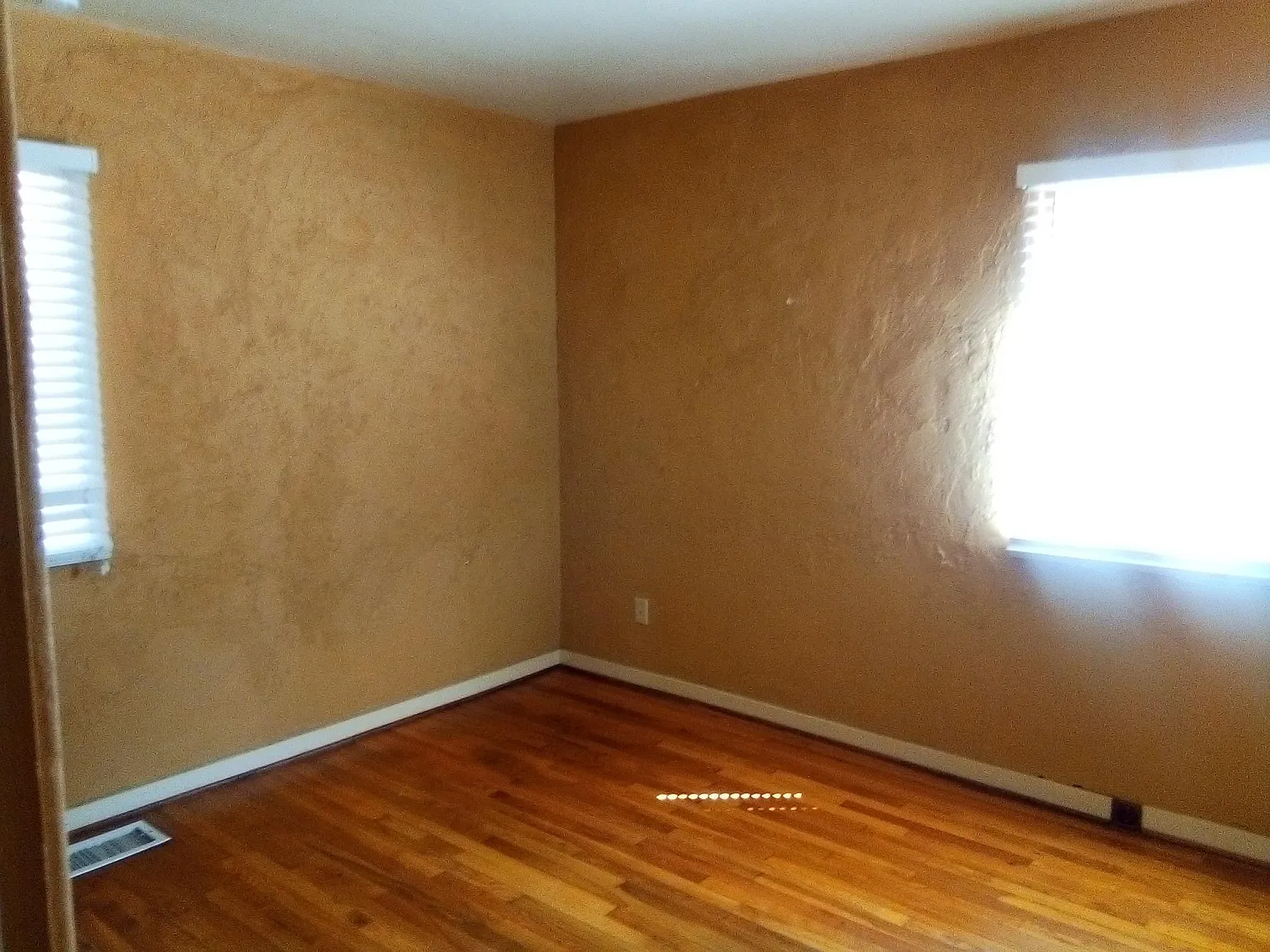 2 bed, 900 sqft, $1,700 — Photo 3