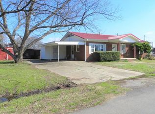 24 W 2nd St, Mulberry, AR 72947