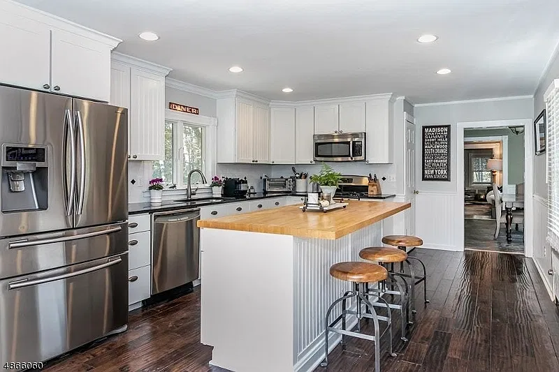 3 bed, 2.0 bath, 1746 sqft, $4,500 — Photo 1
