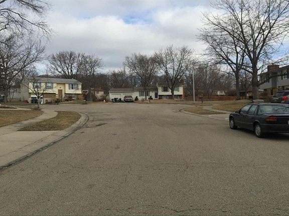 5th image of 340 Blumen Ln
