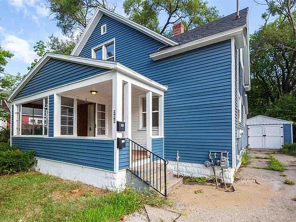 2nd image of 296 W Larch Ave #2