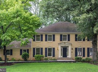 1320 Timberly Ln, Mc Lean, VA 22102