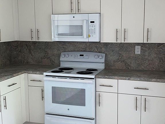 3rd image of 1650 W 44th Pl APT 226