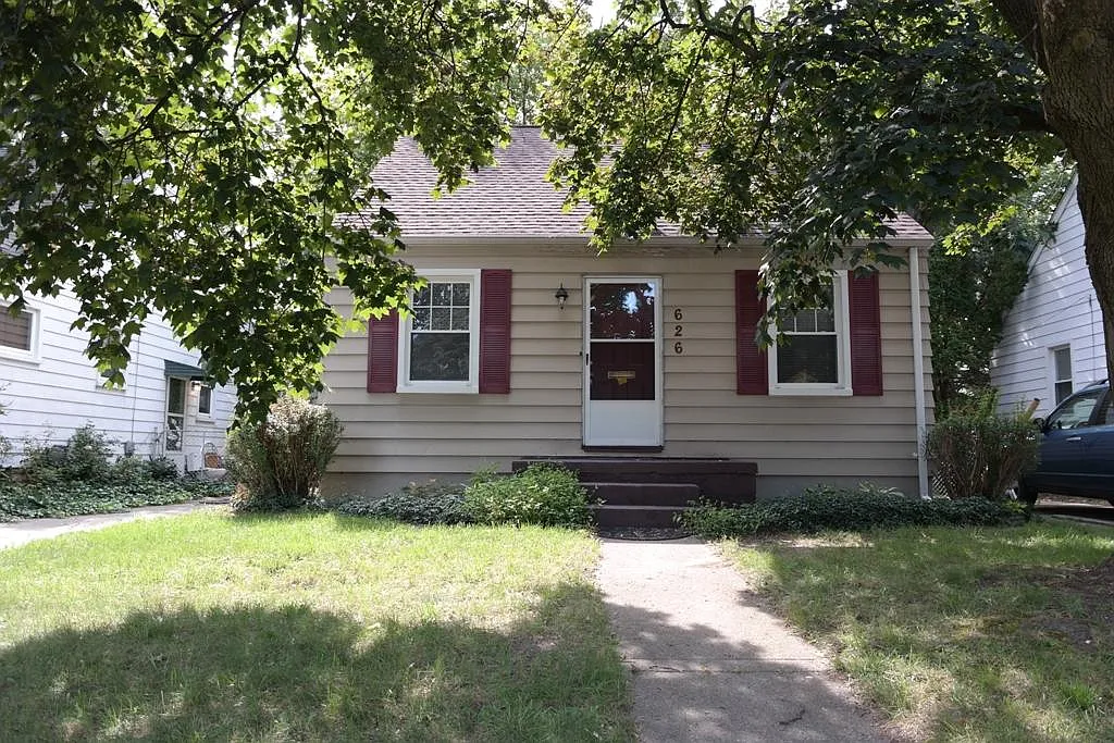 626 E Twelve Mile Rd — Photo 1