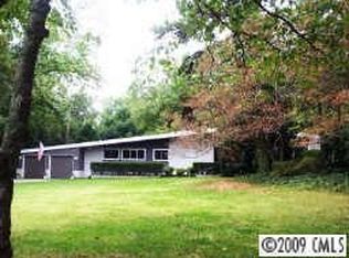 2101 Cloister Dr, Charlotte, NC 28211