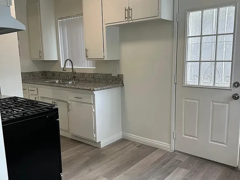 Penn Apartments — Photo 11