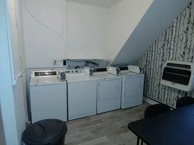 188 N Main St #B — Photo 16